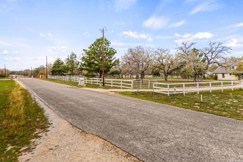 837 Paddy Road Floresville TX 78114