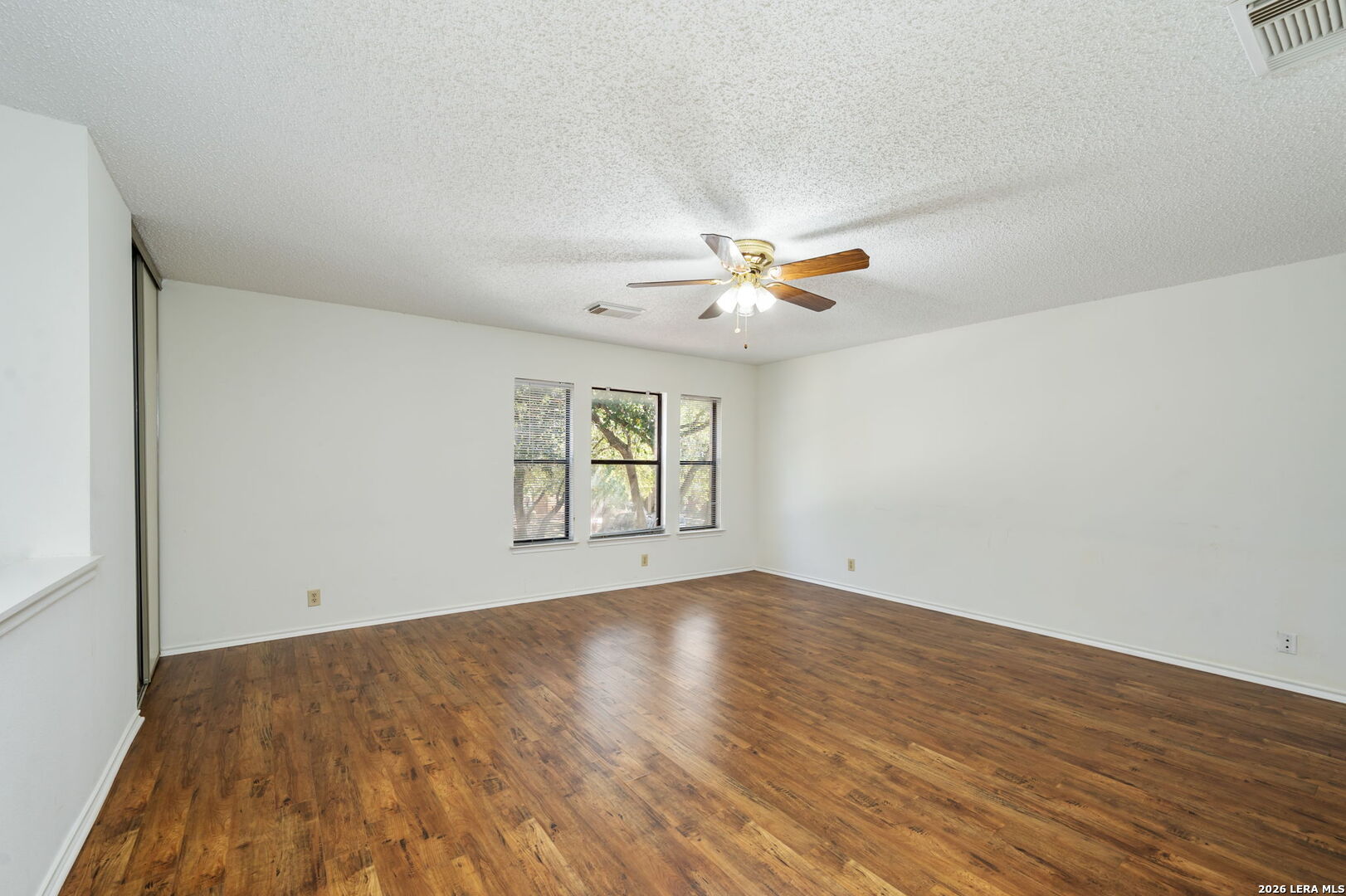 8507 Park Olympia Universal City TX 78148