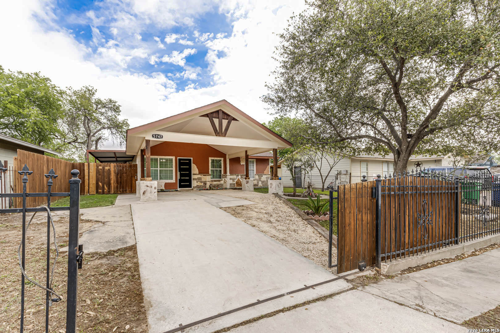 5747 White Feather Street San Antonio TX 78242