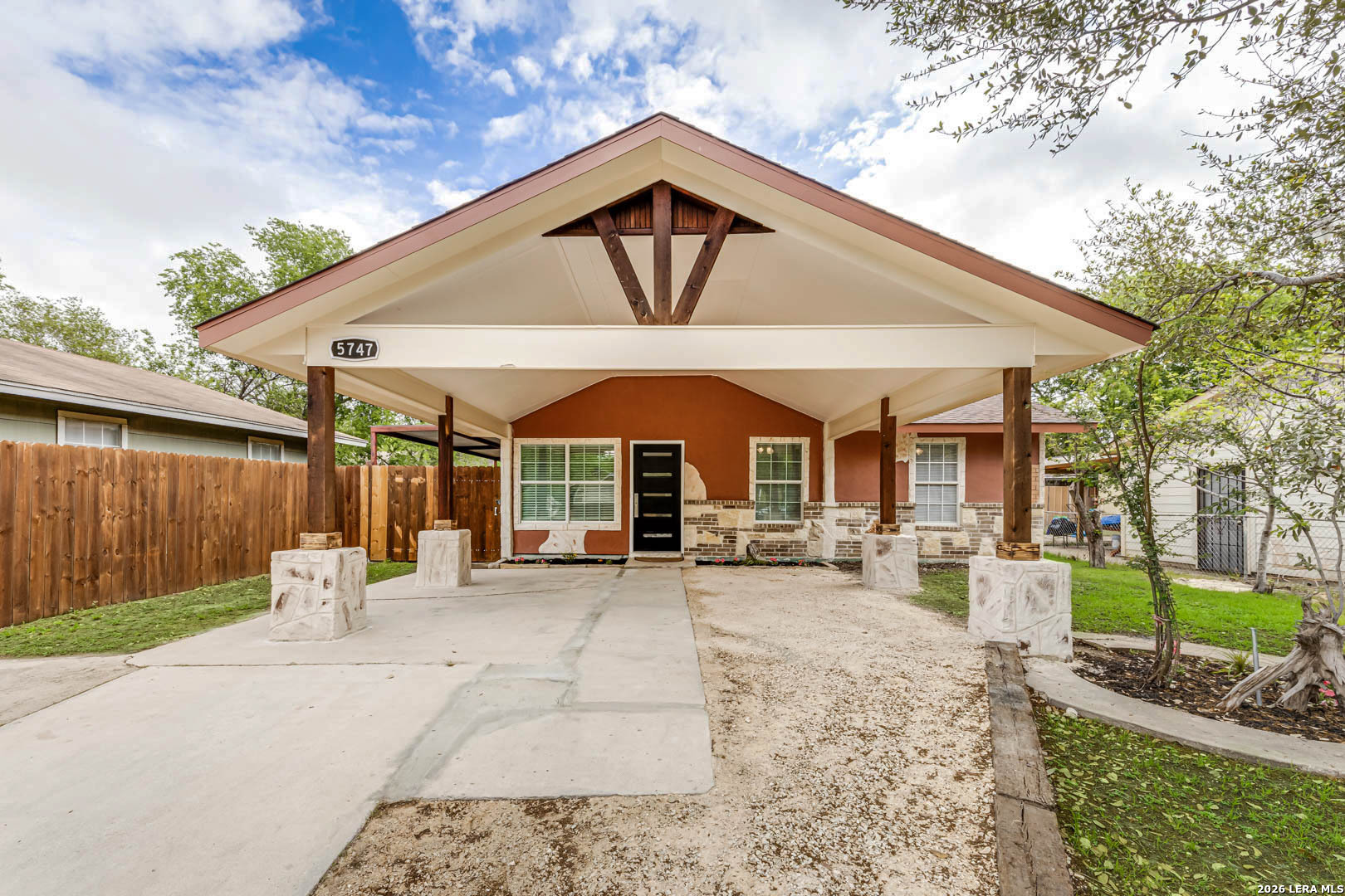 5747 White Feather Street San Antonio TX 78242
