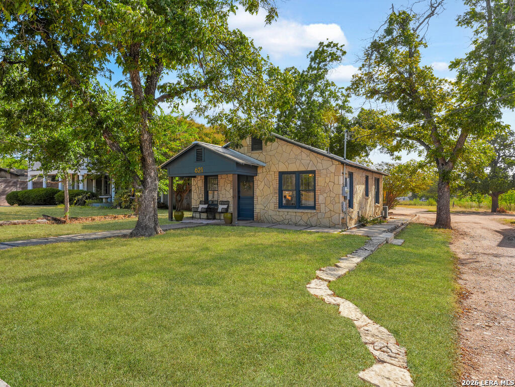 621 S Washington Street Fredericksburg TX 78624