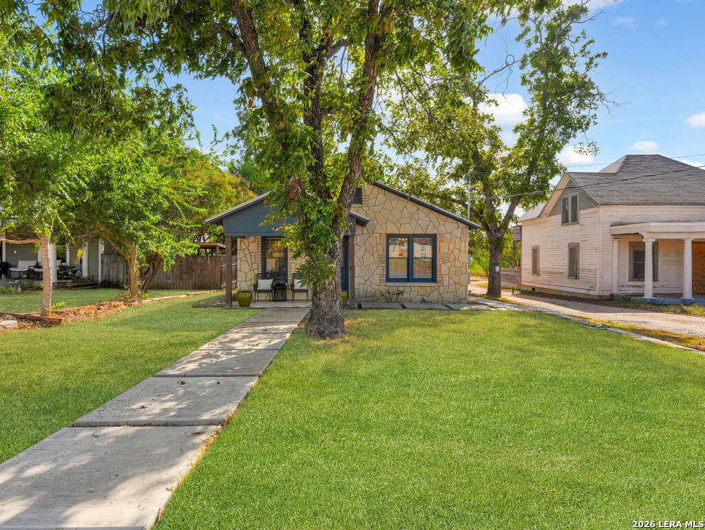 621 S Washington Street Fredericksburg TX 78624
