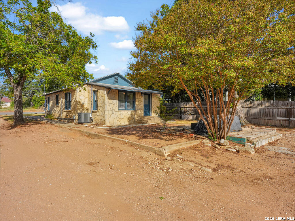 621 S Washington Street Fredericksburg TX 78624
