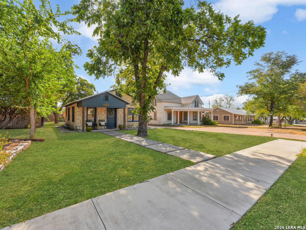 621 S Washington Street Fredericksburg TX 78624