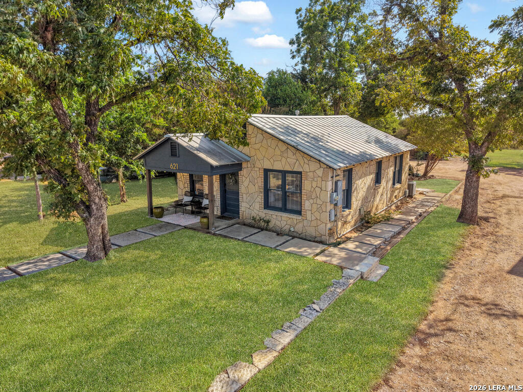 621 S Washington Street Fredericksburg TX 78624