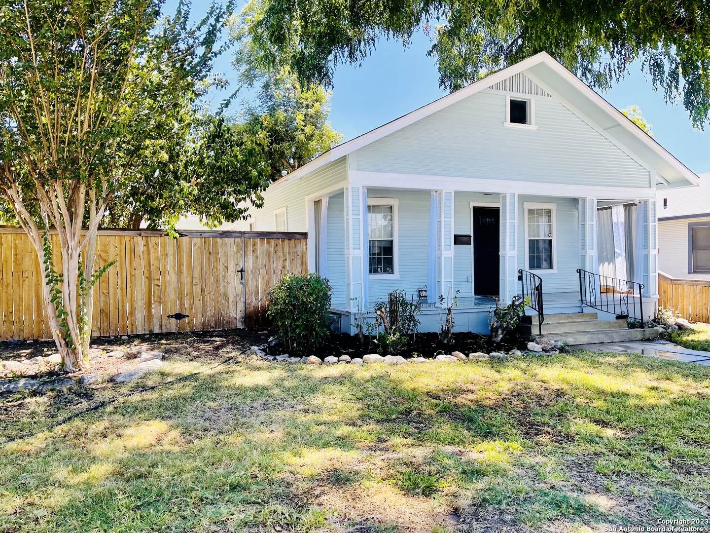 1204 W Summit Avenue San Antonio TX 78201