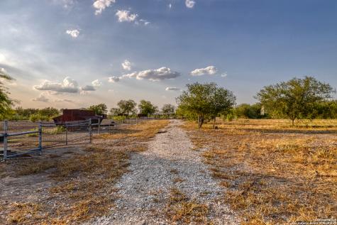 3936 Fm 1052 Uvalde TX 78801