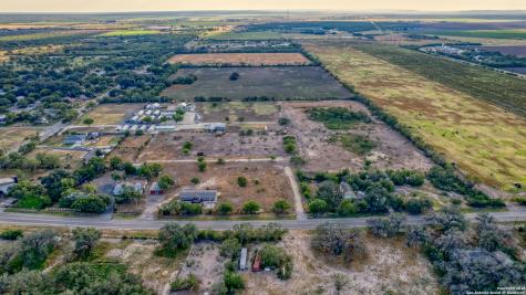 3936 Fm 1052 Uvalde TX 78801