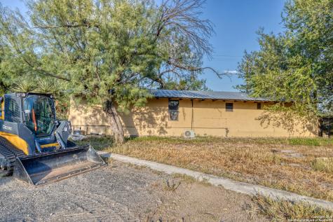 3936 Fm 1052 Uvalde TX 78801