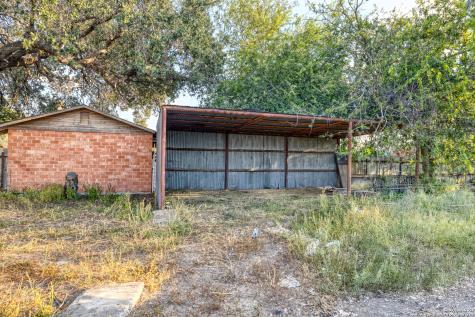 3936 Fm 1052 Uvalde TX 78801