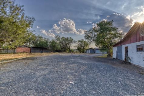 3936 Fm 1052 Uvalde TX 78801