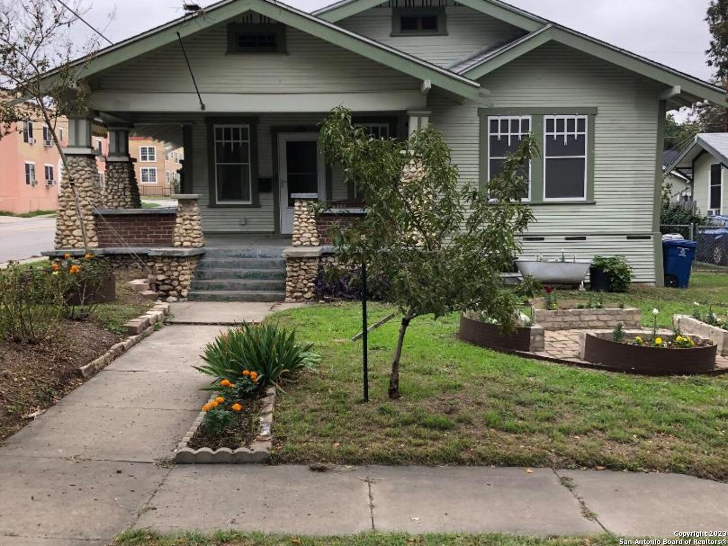 1039 W Russell Place San Antonio TX 78212