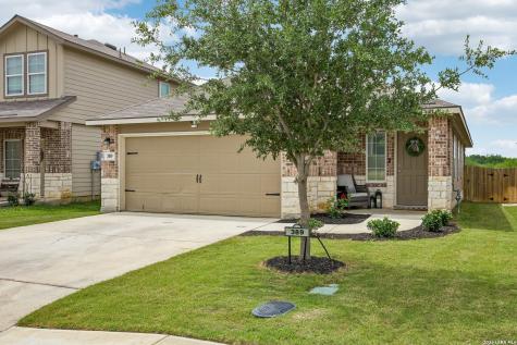 389 Middle Green Loop Floresville TX 78114