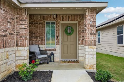 389 Middle Green Loop Floresville TX 78114