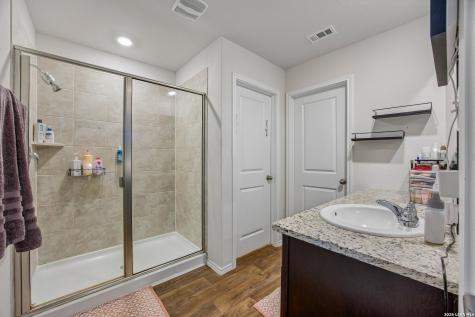 389 Middle Green Loop Floresville TX 78114