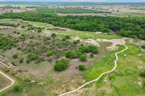 389 Middle Green Loop Floresville TX 78114