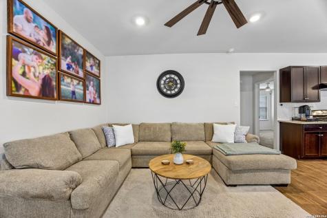389 Middle Green Loop Floresville TX 78114