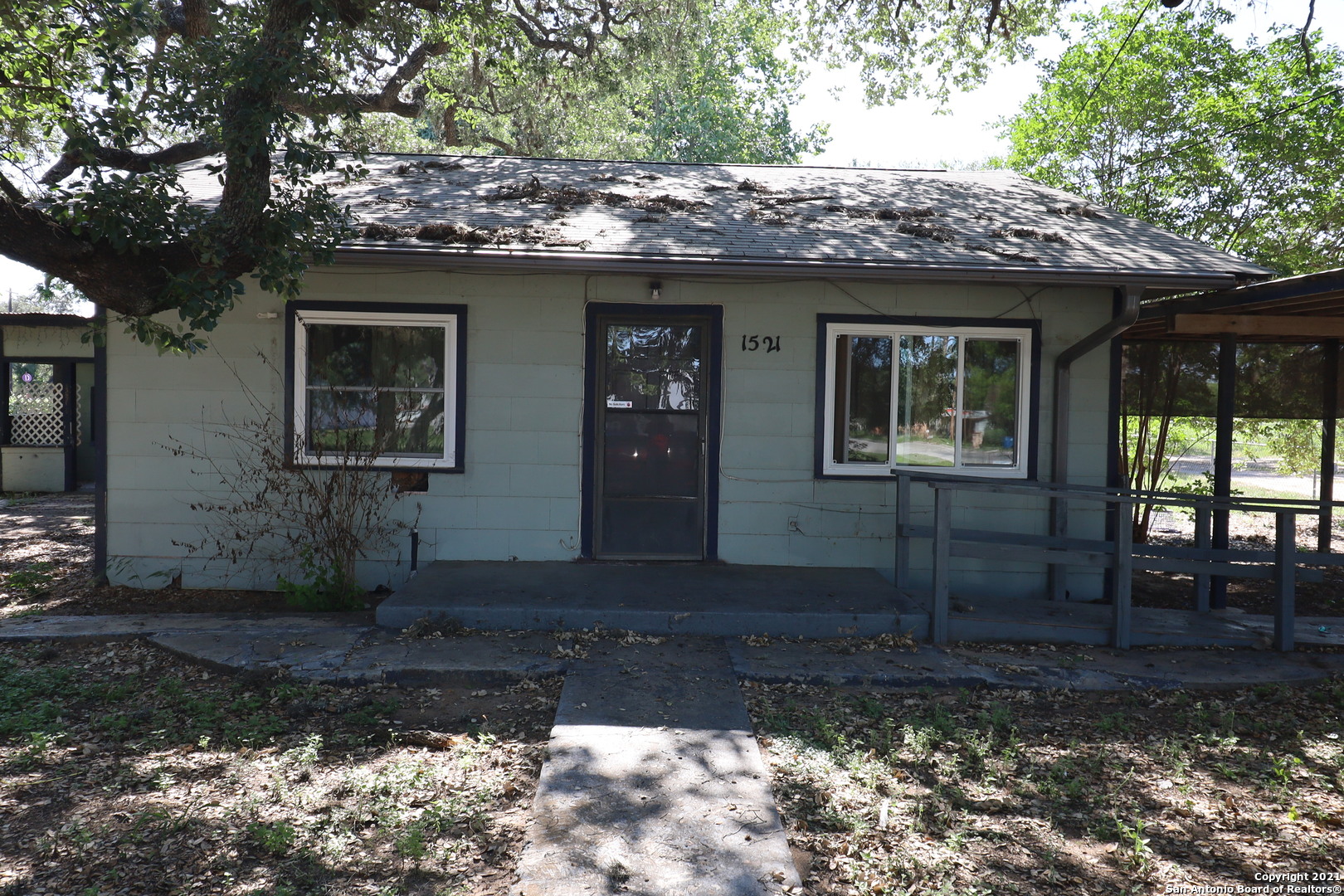 1521 1st Street Pleasanton TX 78064