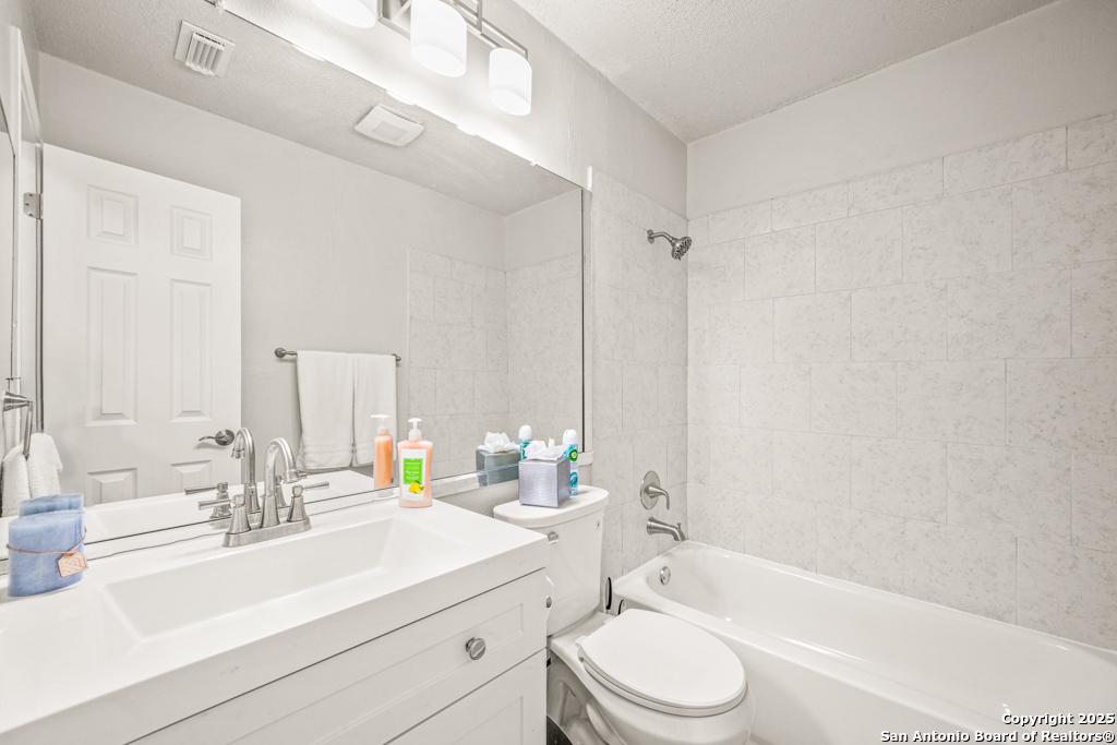 6323 Broadmeadow San Antonio TX 78240