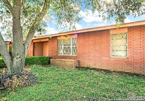 1006 Pecan Street Floresville TX 78114