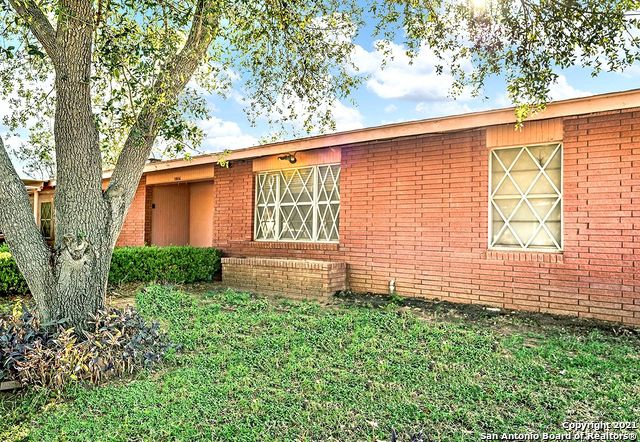 1006 Pecan Street Floresville TX 78114