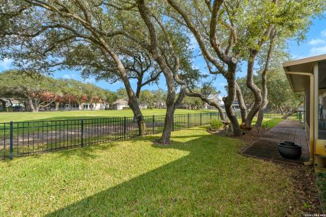 104 Peachtree Rockport TX 78382