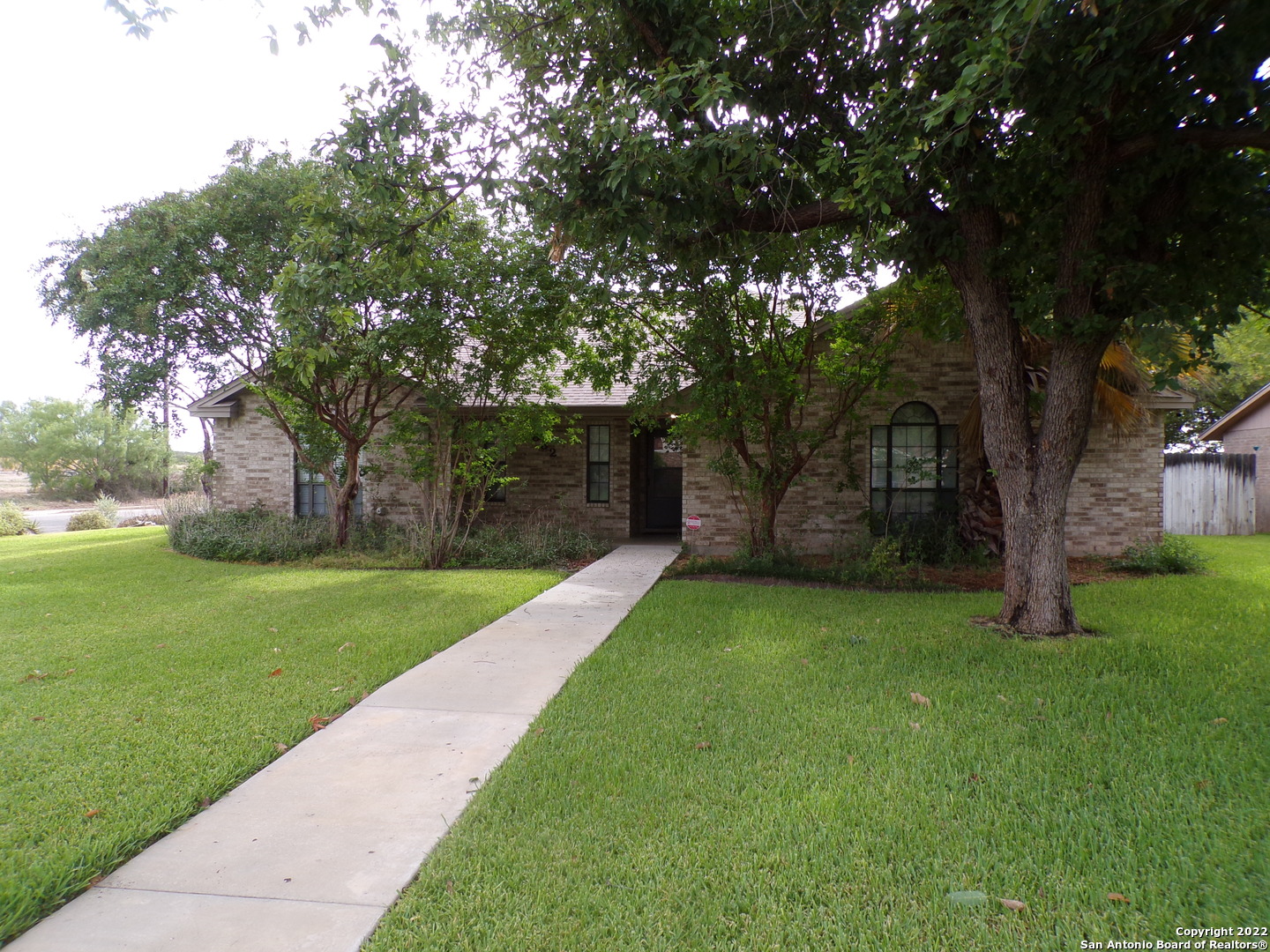 832 Sunrise Avenue Uvalde TX 78801