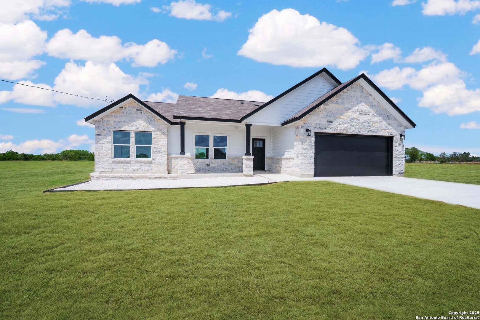 150 Ranchero Way Natalia TX 78059