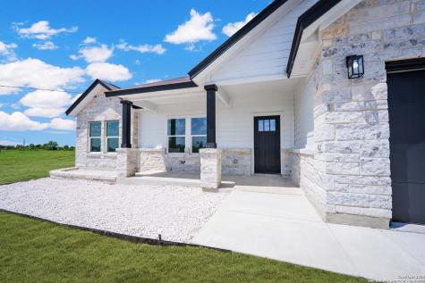 150 Ranchero Way Natalia TX 78059