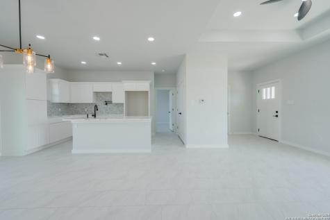 150 Ranchero Way Natalia TX 78059