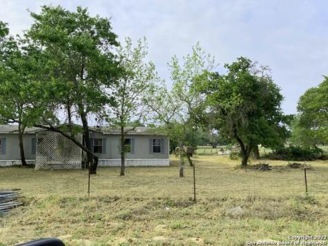 148 Creek Top Drive Floresville TX 78114