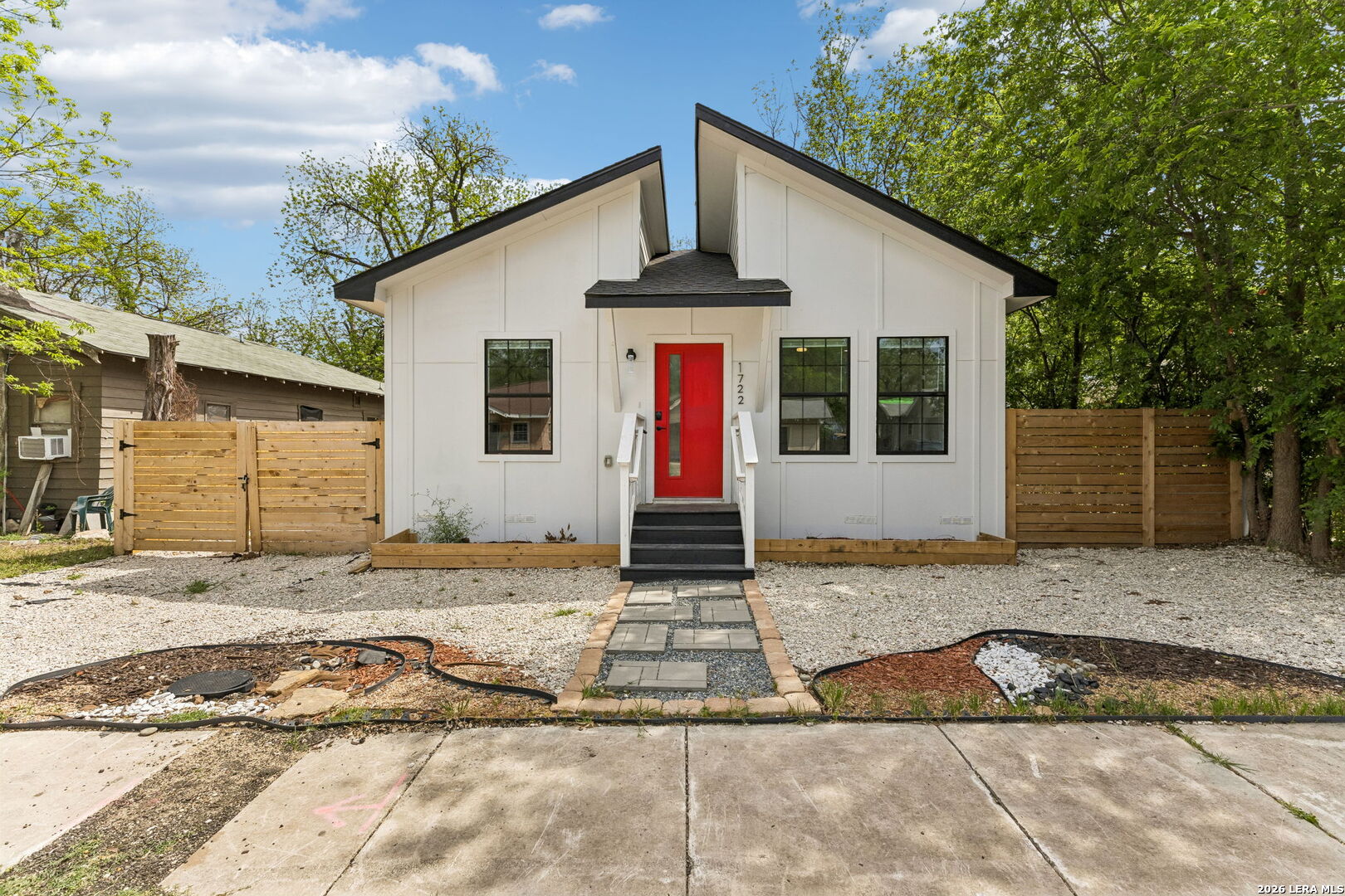 1722 W Ridgewood Court San Antonio TX 78201