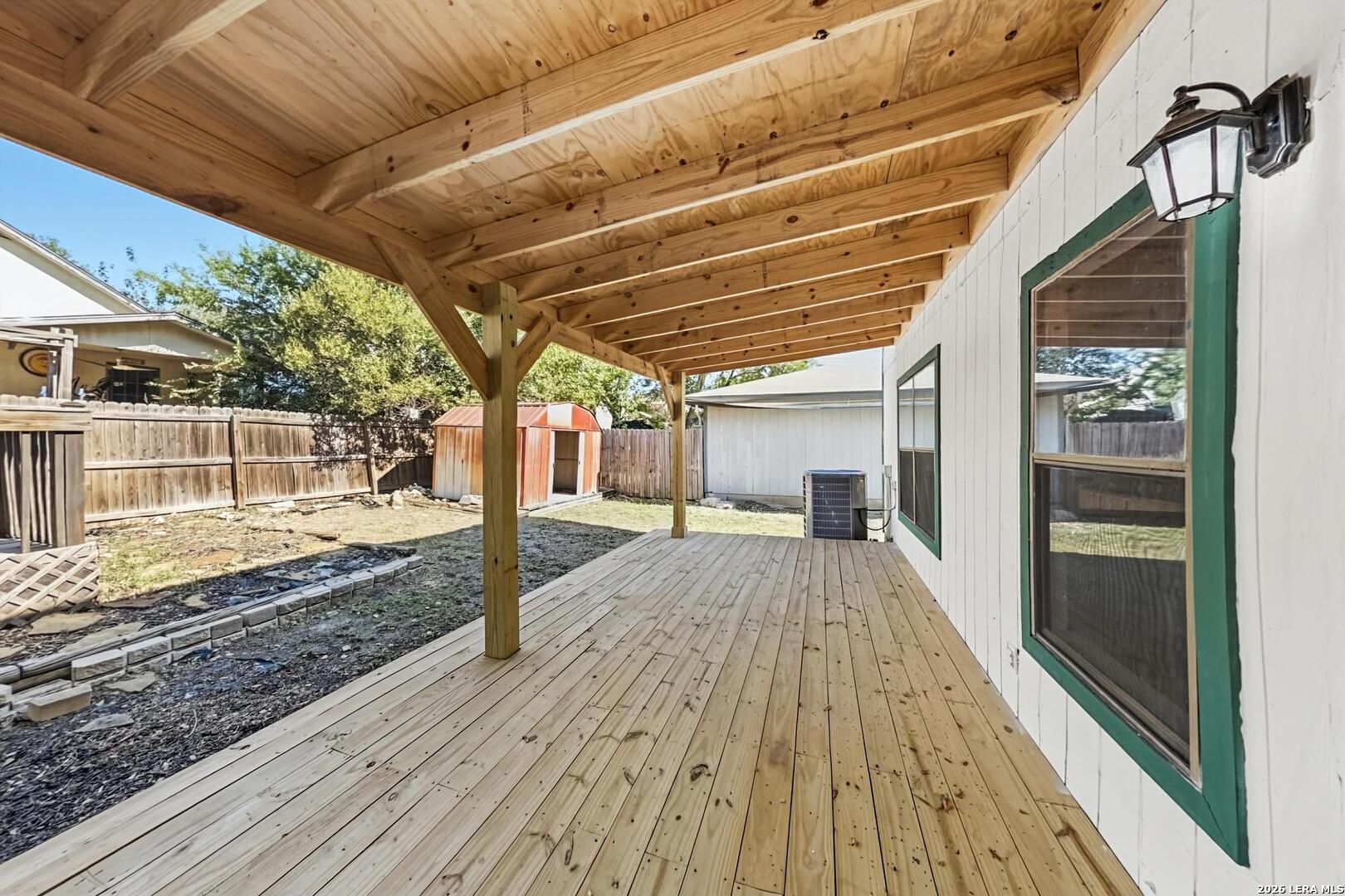818 Meadow Dale Converse TX 78109