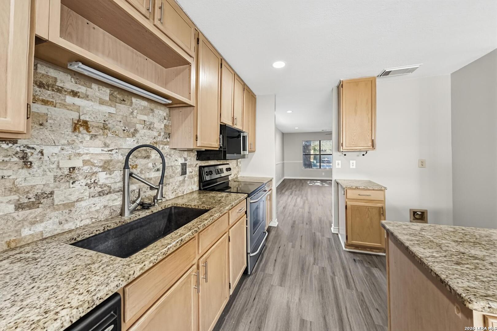 818 Meadow Dale Converse TX 78109