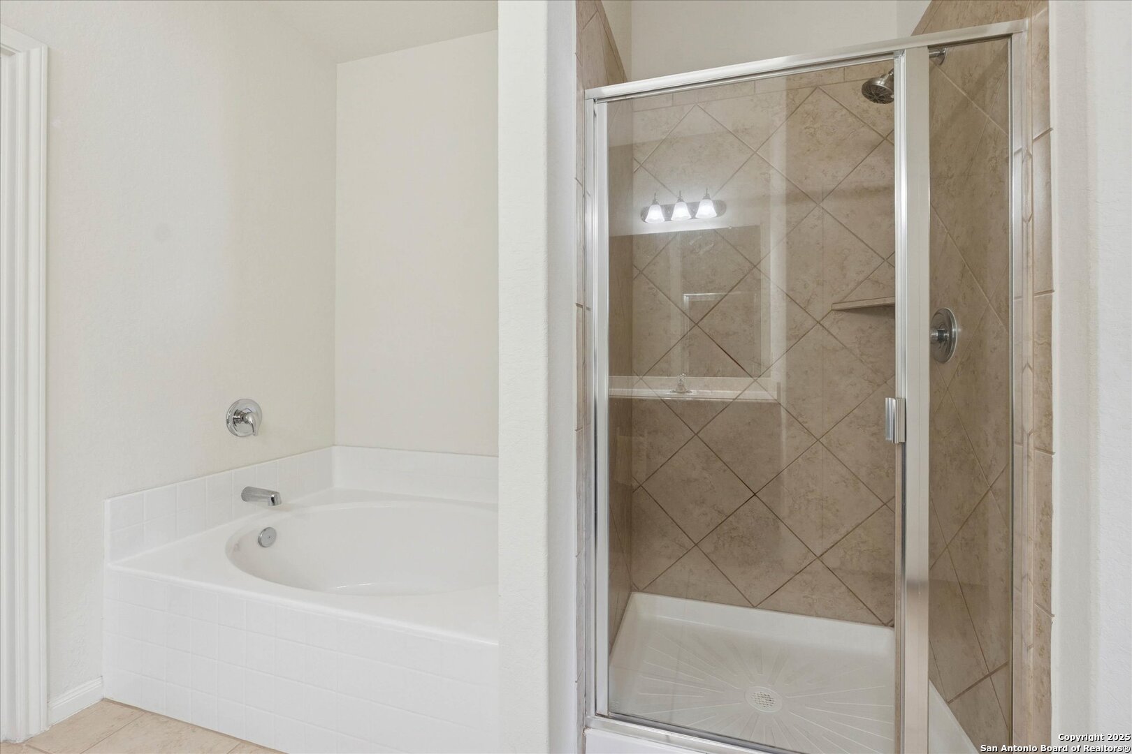 11933 Luckey Falls San Antonio TX 78252