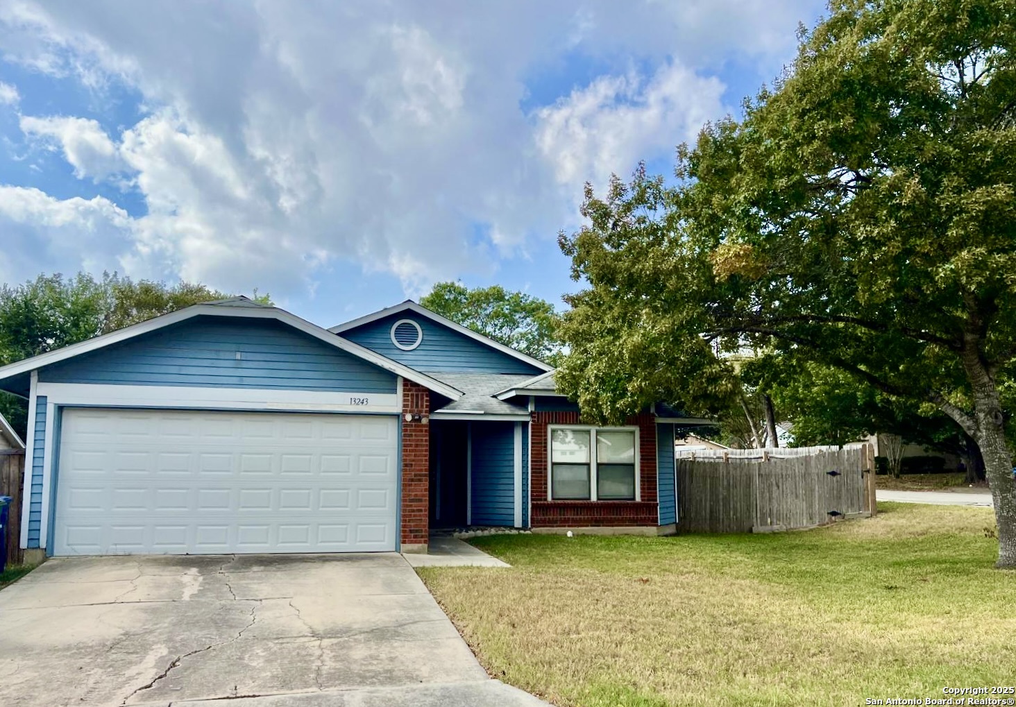 13243 Larkfield Drive San Antonio TX 78233