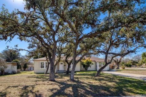 825 Lee Street Kerrville TX 78028