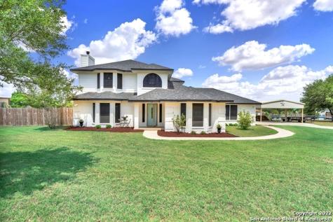 123 Country Gardens La Vernia TX 78121
