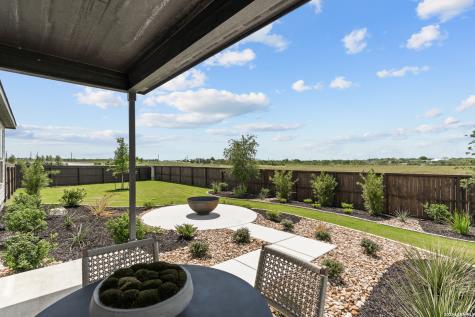 514 Nightingale Avenue Marion TX 78132