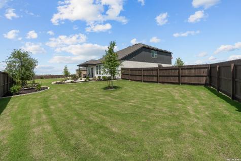 514 Nightingale Avenue Marion TX 78132