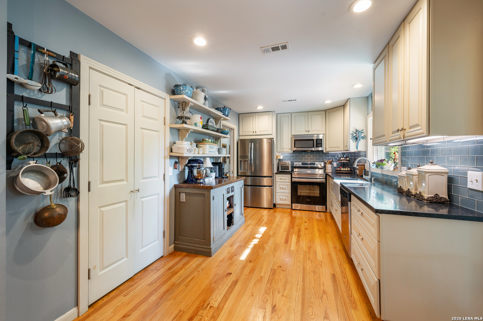 114 Wagon Trail Road Shavano Park TX 78231