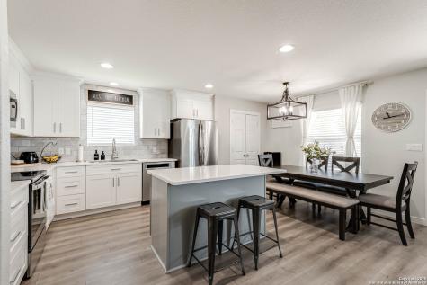 8978 Oakwood Park San Antonio TX 78254