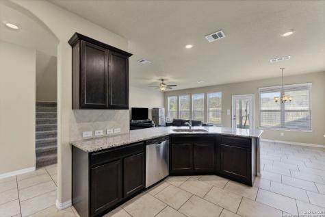 5613 Cross Over New Braunfels TX 78132