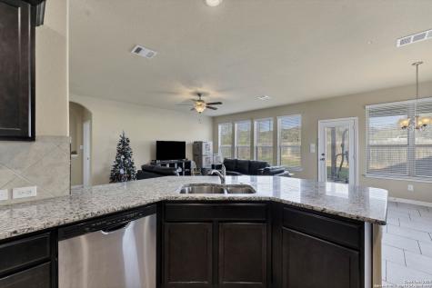 5613 Cross Over New Braunfels TX 78132