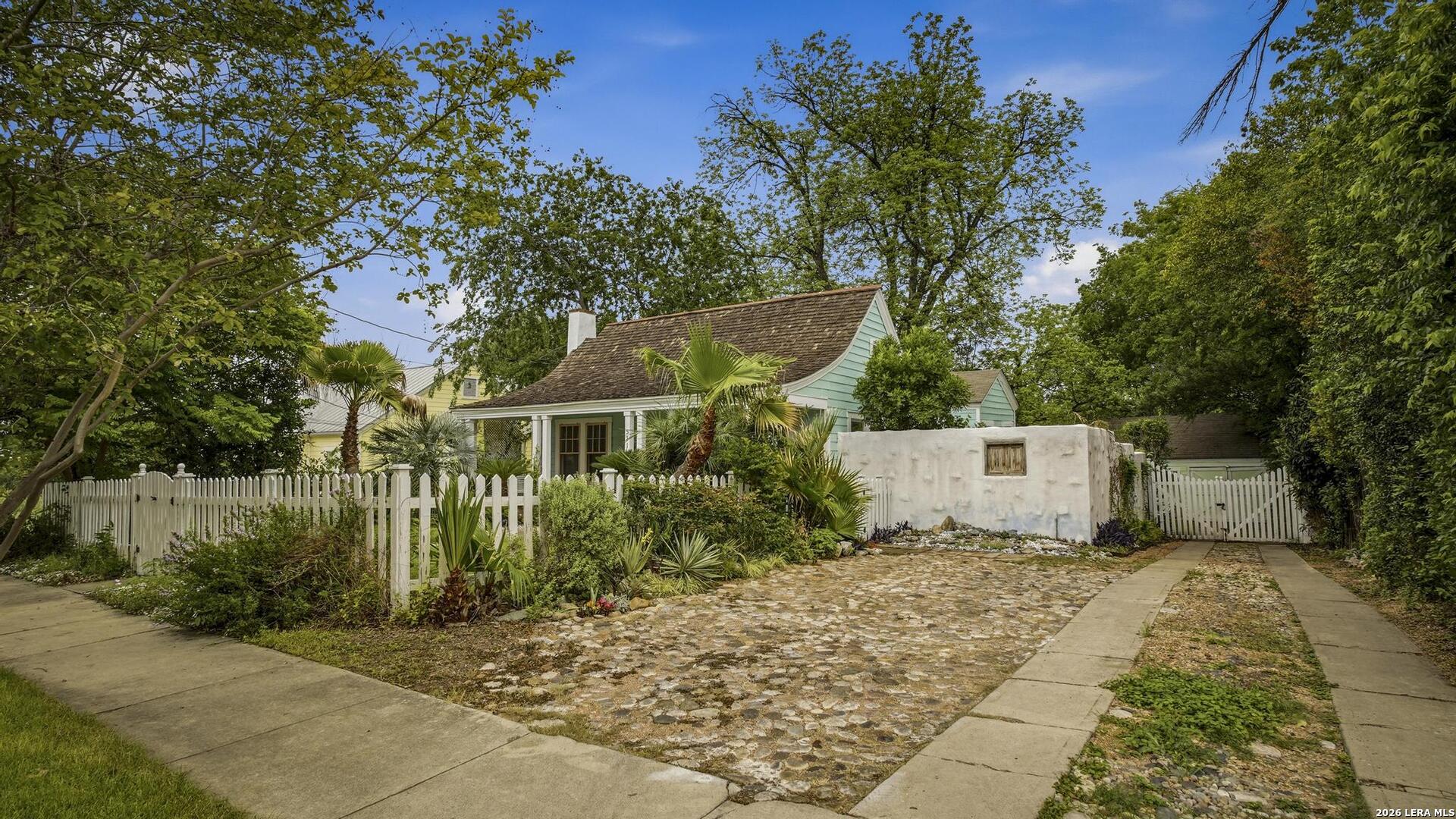 511 W Hollywood Avenue San Antonio TX 78212