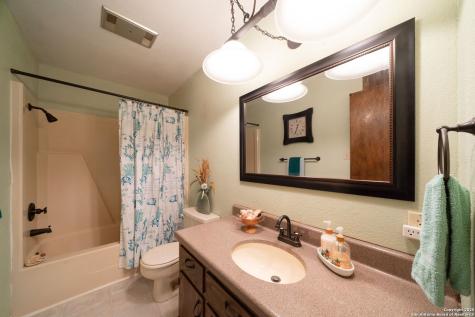 119 Post Oak Road La Vernia TX 78121