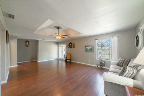 119 Post Oak Road La Vernia TX 78121