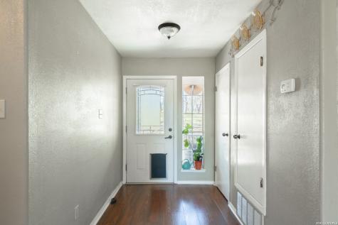 119 Post Oak Road La Vernia TX 78121