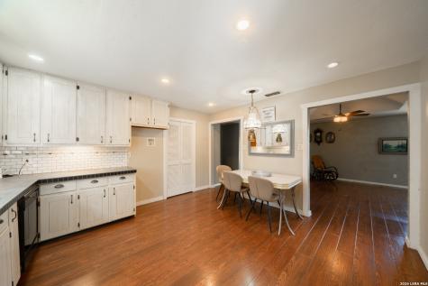 119 Post Oak Road La Vernia TX 78121