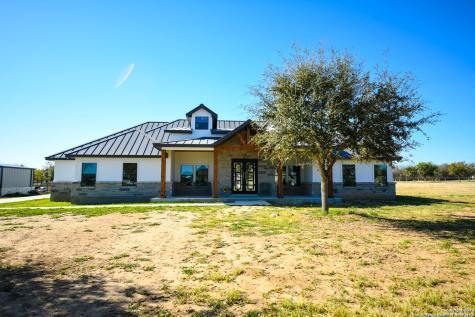 120 W Tree Farm Drive Lytle TX 78052